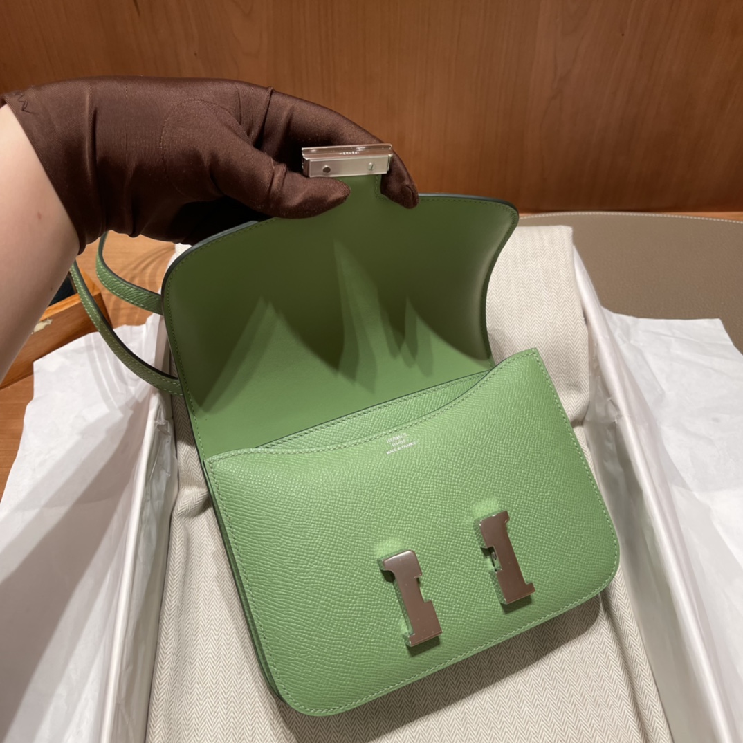 에르메스 콘스탄스18 아보카도그린 은장 앱송